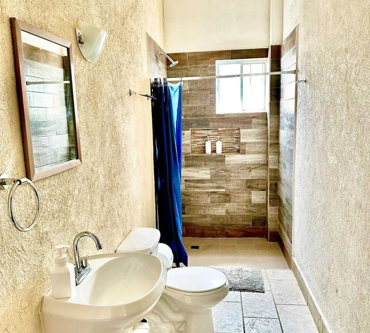 Departamento Centrico, 2 Habitaciones , 4 Camas Matrimoniales, 1 Bano Completo, 1 Estacionamiento Cabo San Lucas 0*,  Mexikó