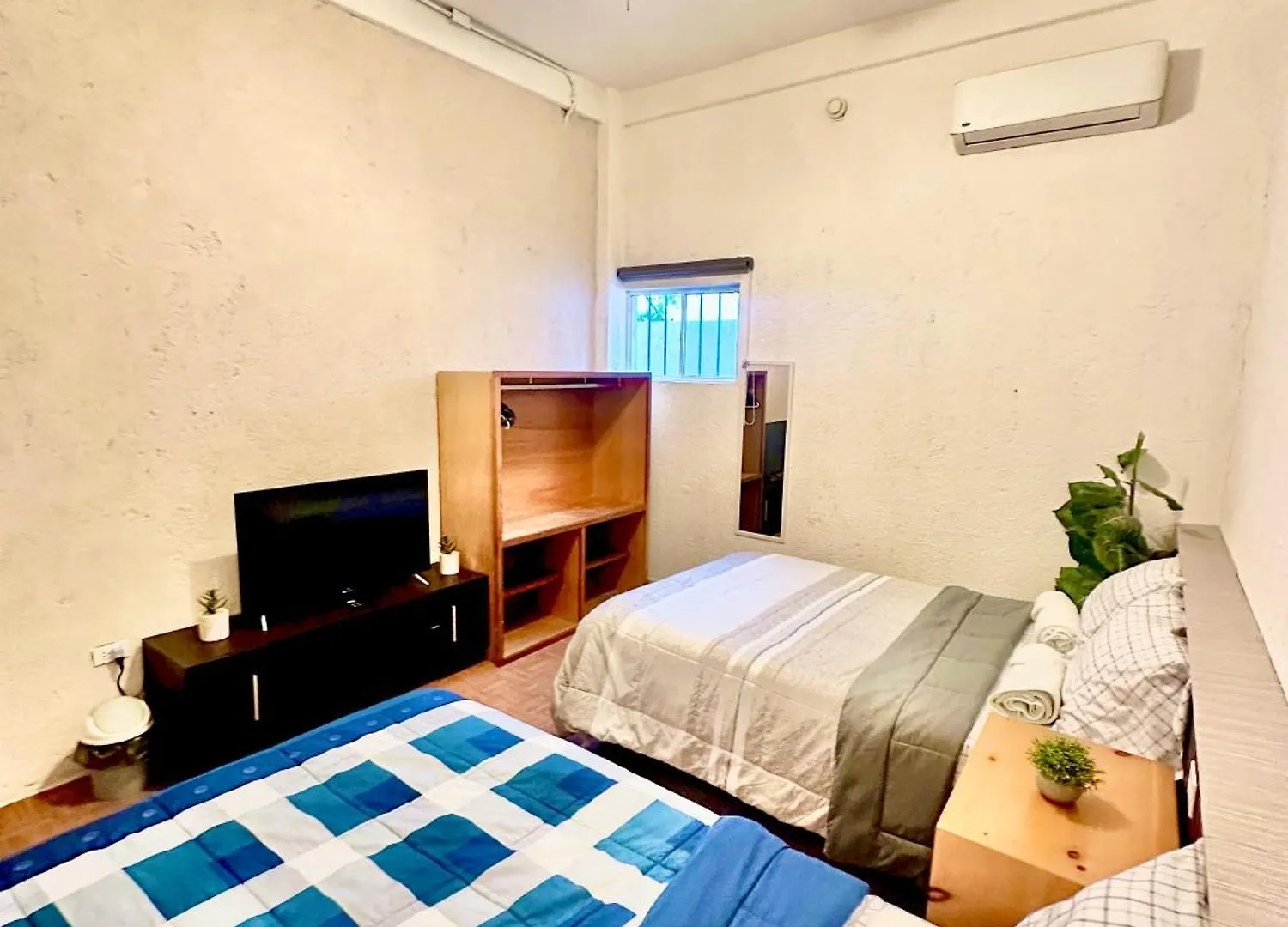 Departamento Centrico, 2 Habitaciones , 4 Camas Matrimoniales, 1 Bano Completo, 1 Estacionamiento Cabo San Lucas 0*,